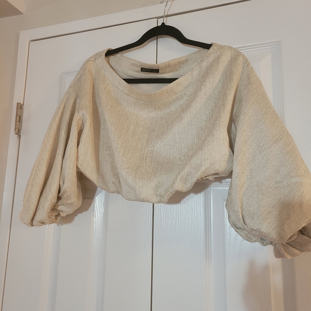 Balloon sleeve crop top